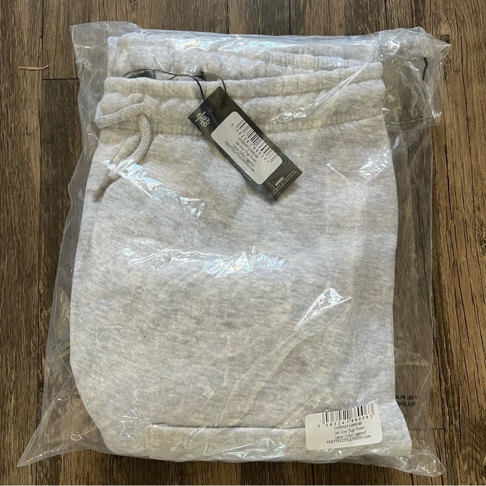 NWT PrettyLittleThing Ash Grey Thigh Pocket Casual Cuffed Joggers Sweatpants S - Picture 11 of 11